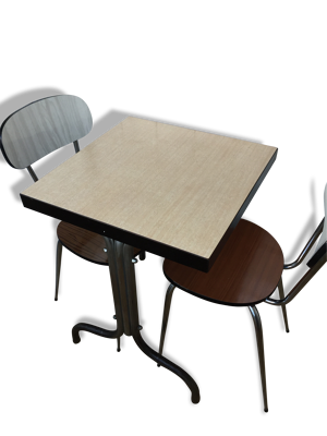 table en formica rose pâle