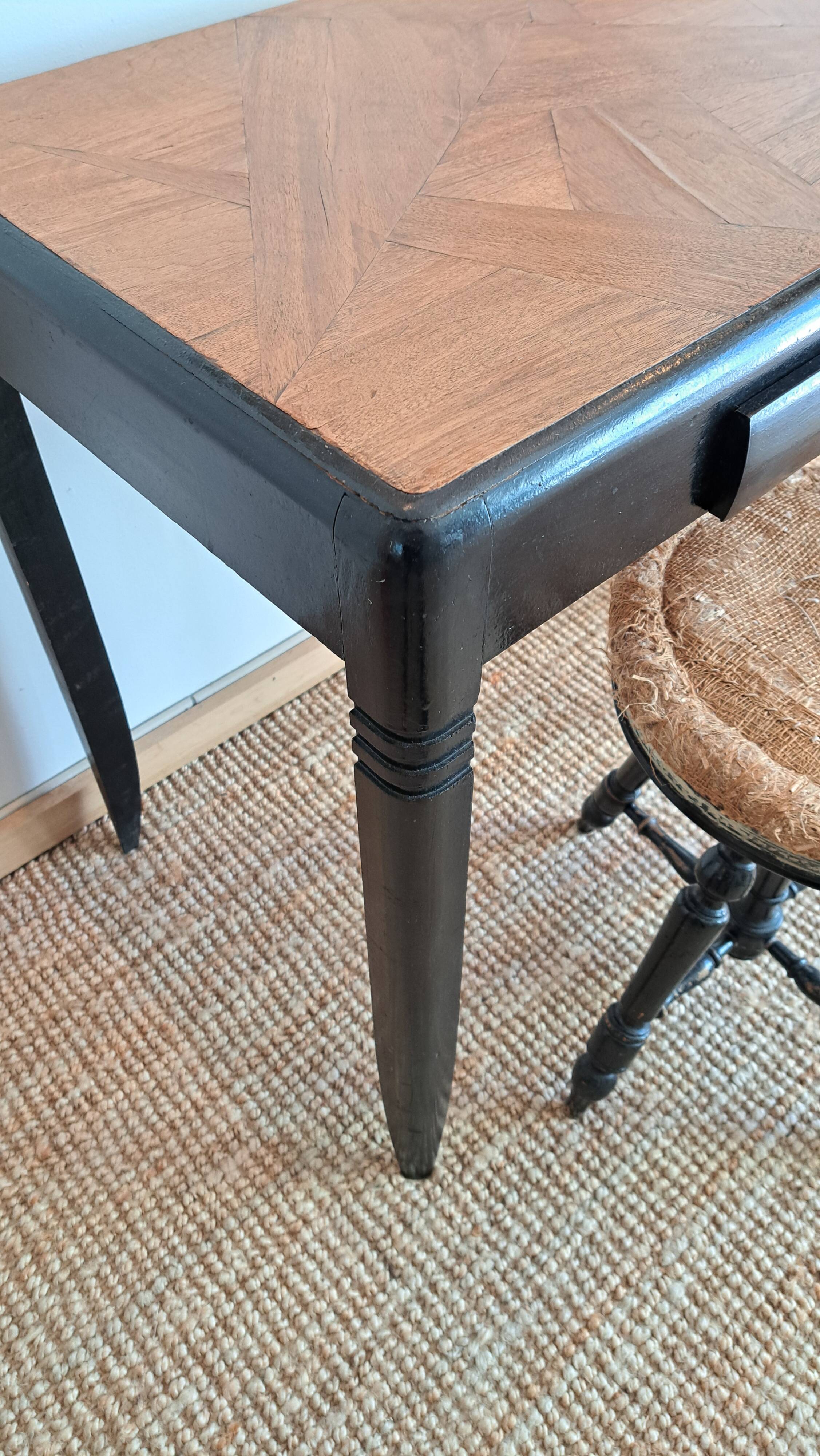 Art Deco side desk table