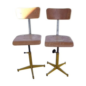 Paire de chaises industrielles fer et bois