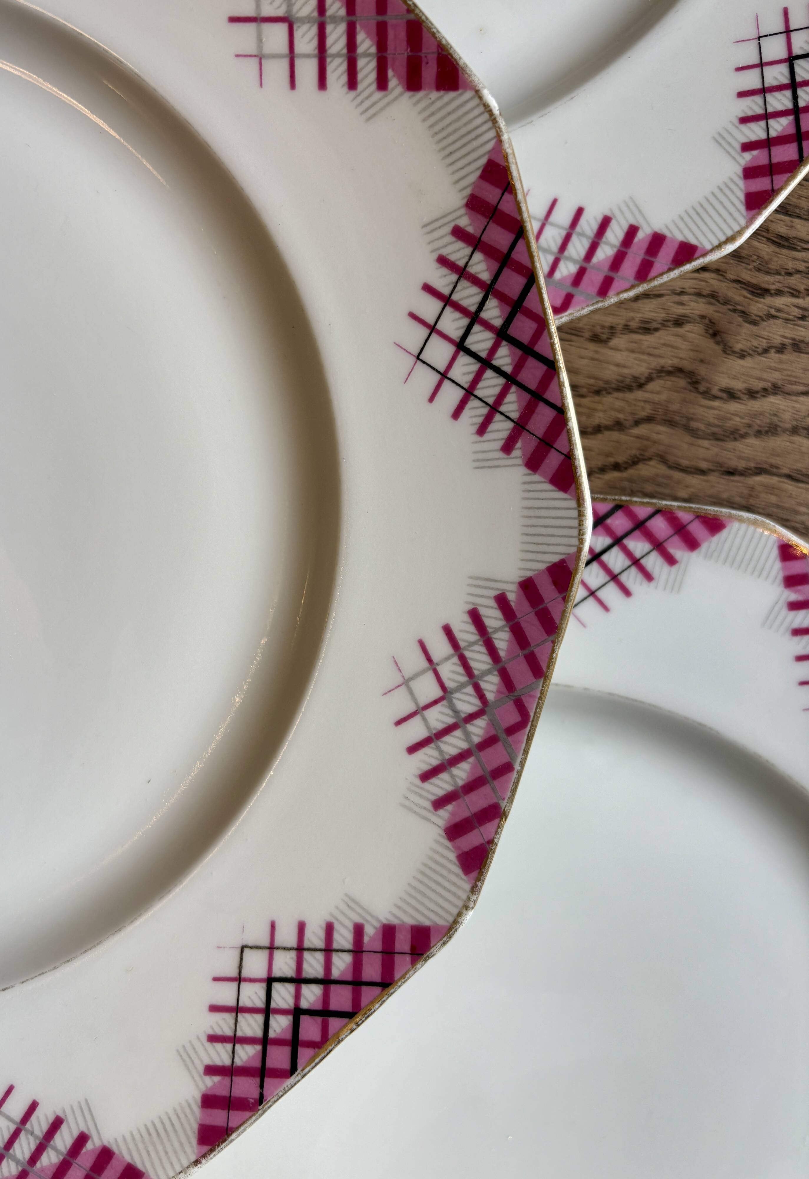 Set of 4 vintage flat plates in Limoges porcelain
