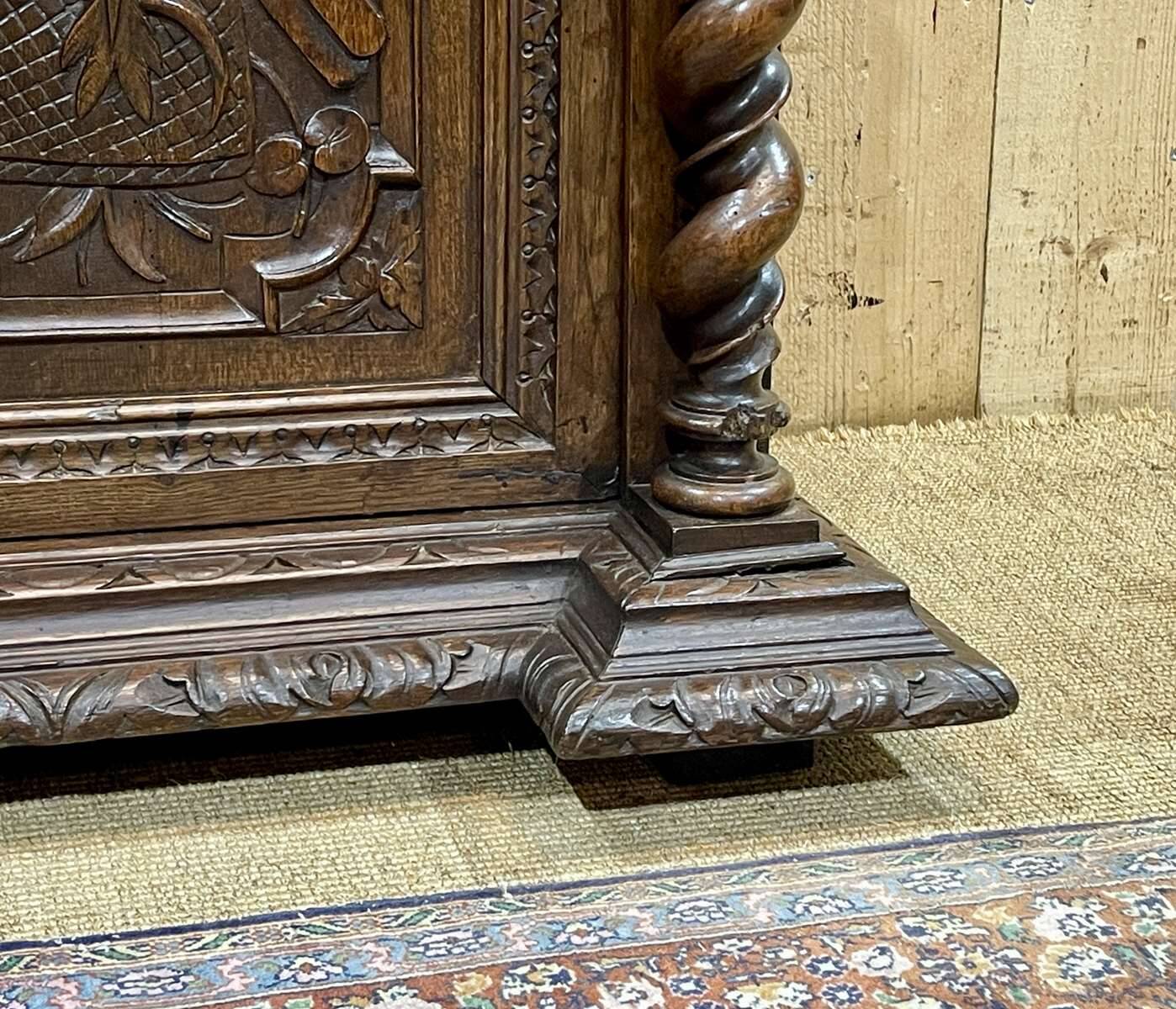 Two-part Renaissance oak buffet, 19th century