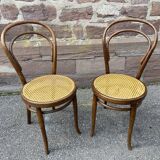 2 curved wood bistro chairs Fischel Thonet Nr 14