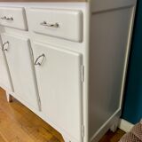 Buffet Mado low on feet compass