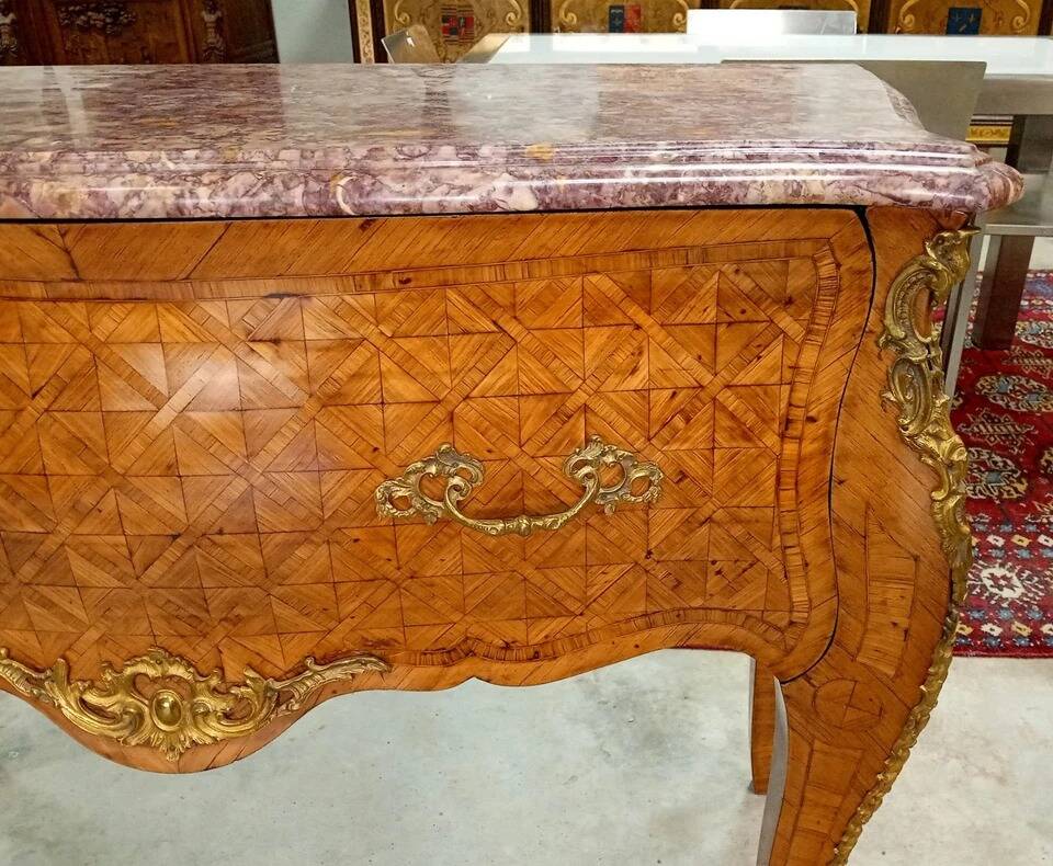 Very rare wig chest with a drawer in Louis XV style with marquetry.