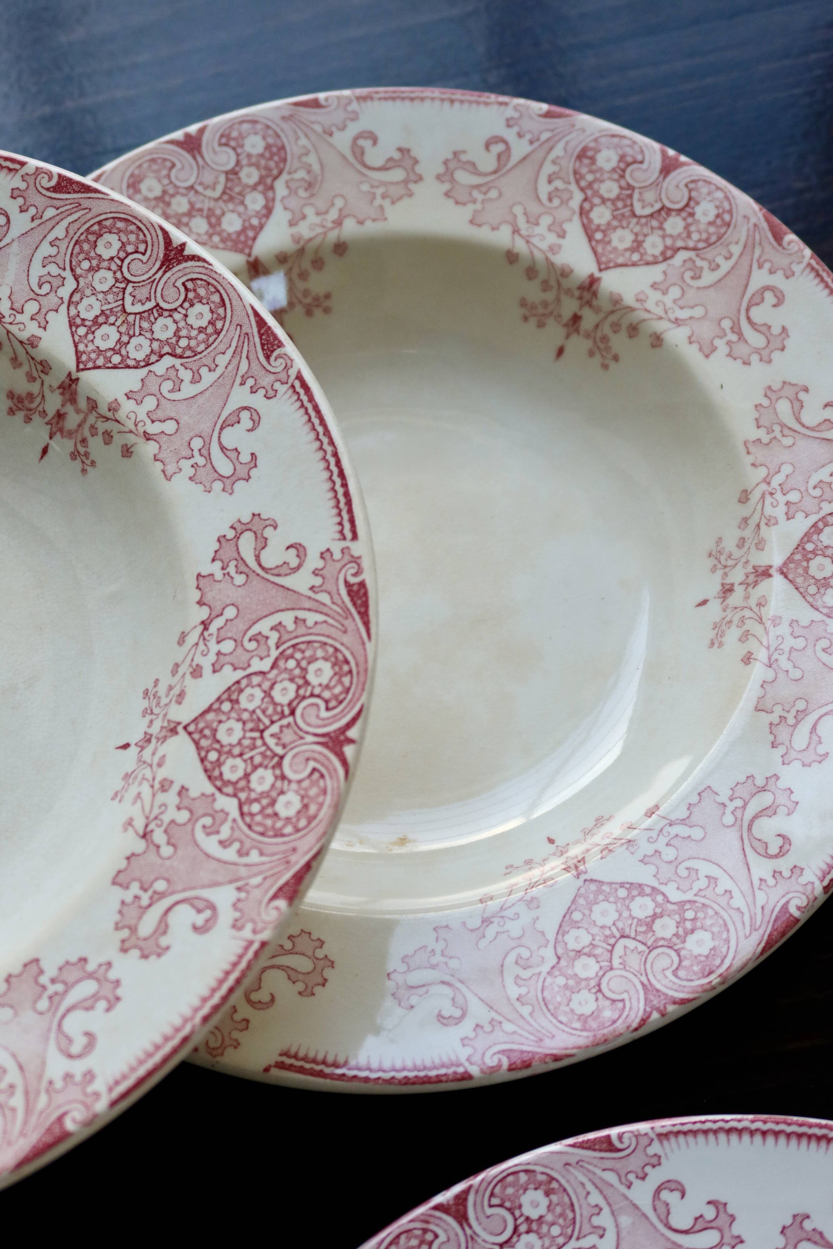 6 vintage Lunéville ironstone soup plates - “Mauresque” red