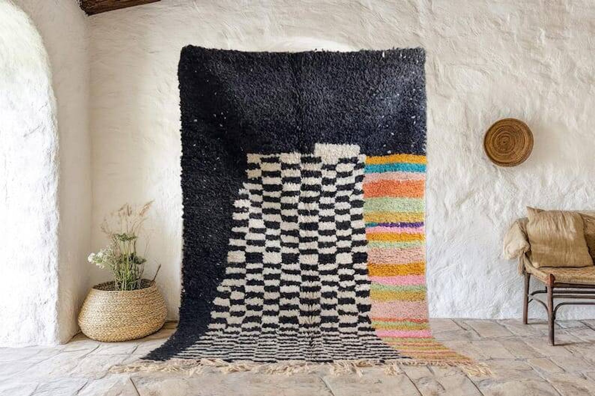 Handmade Moroccan rug, size 150 x 250 cm
