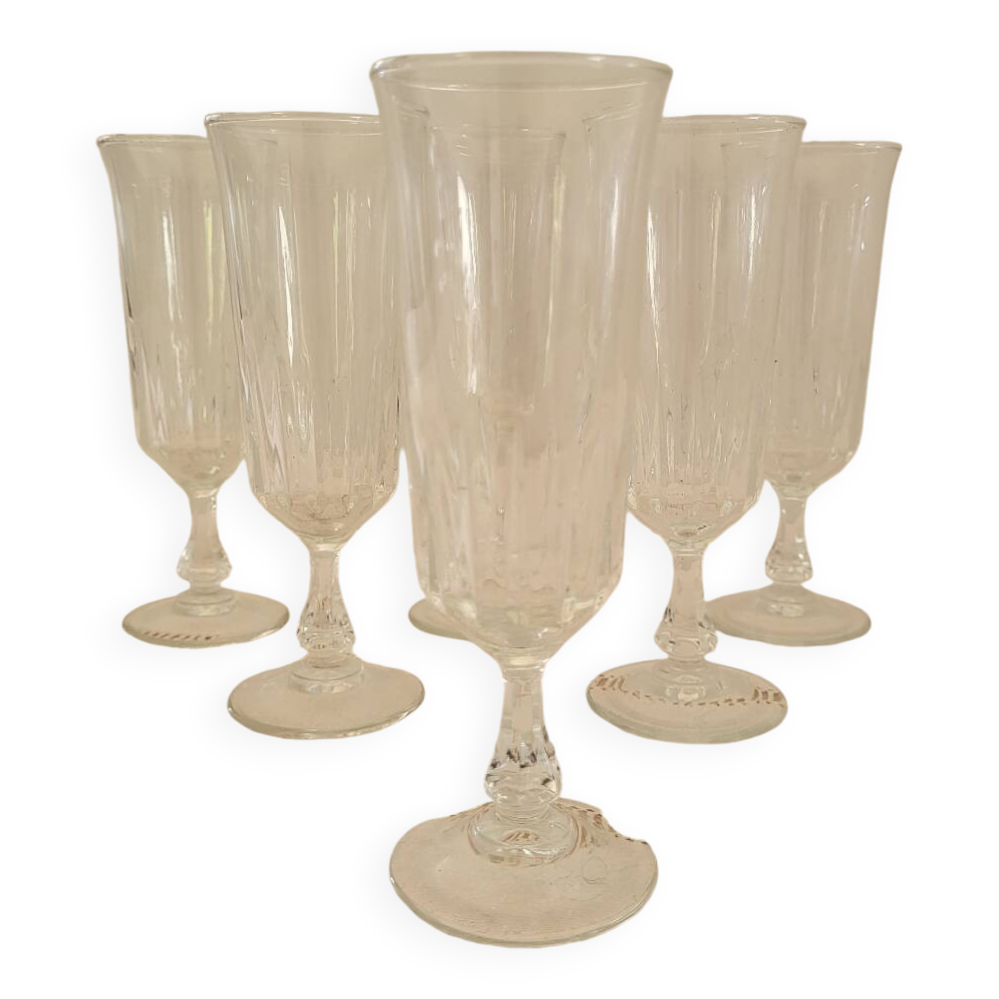 Coupes à champagne en verre ciselé