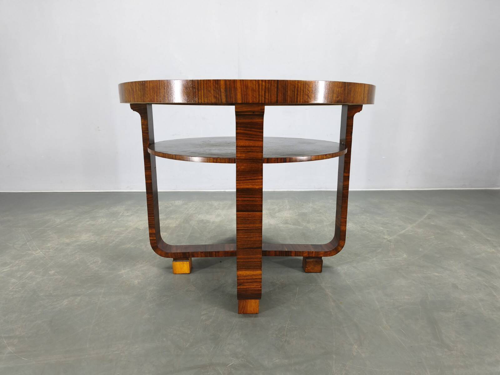 Table basse en placage de noyer Art Déco, Tchécoslovaquie, années 1930