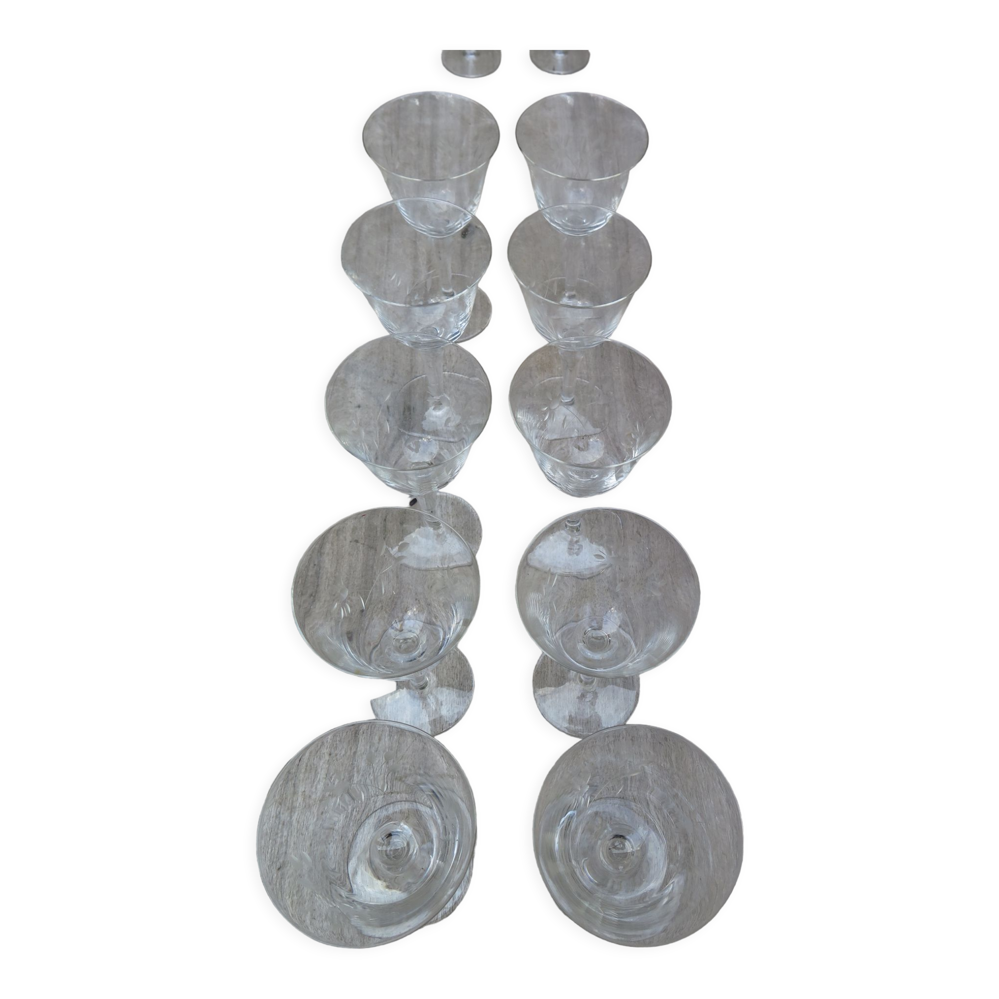 Set of 10 glasses in frosted engraved crystal XIXth