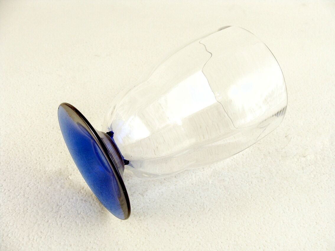 8 1930 glasses blue feet