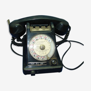 Phone in bakelite