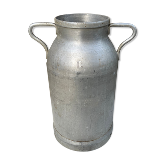 Milk pot