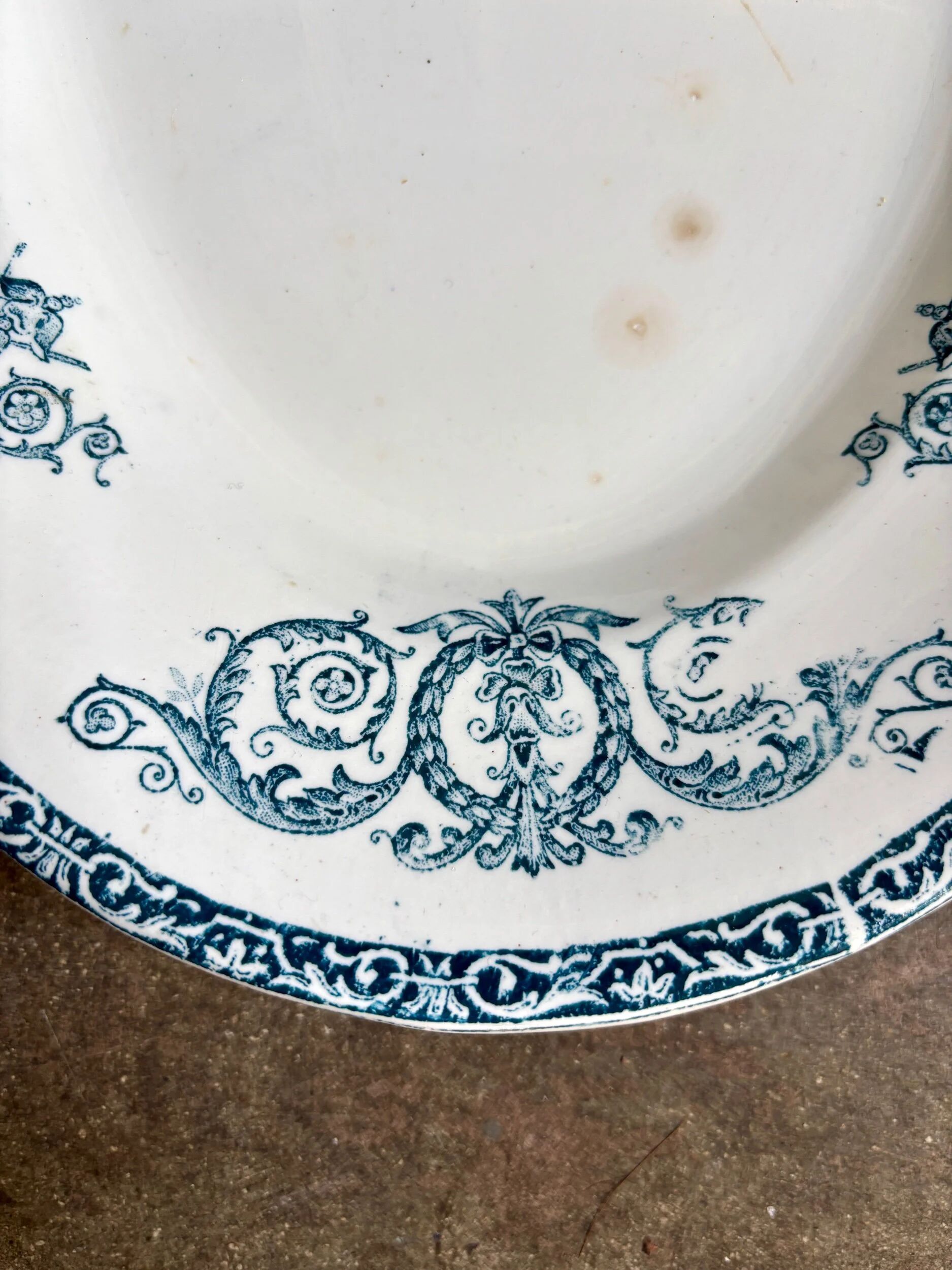 Oval plate Léon Graves in ironstone, "Marie-Louise" service.