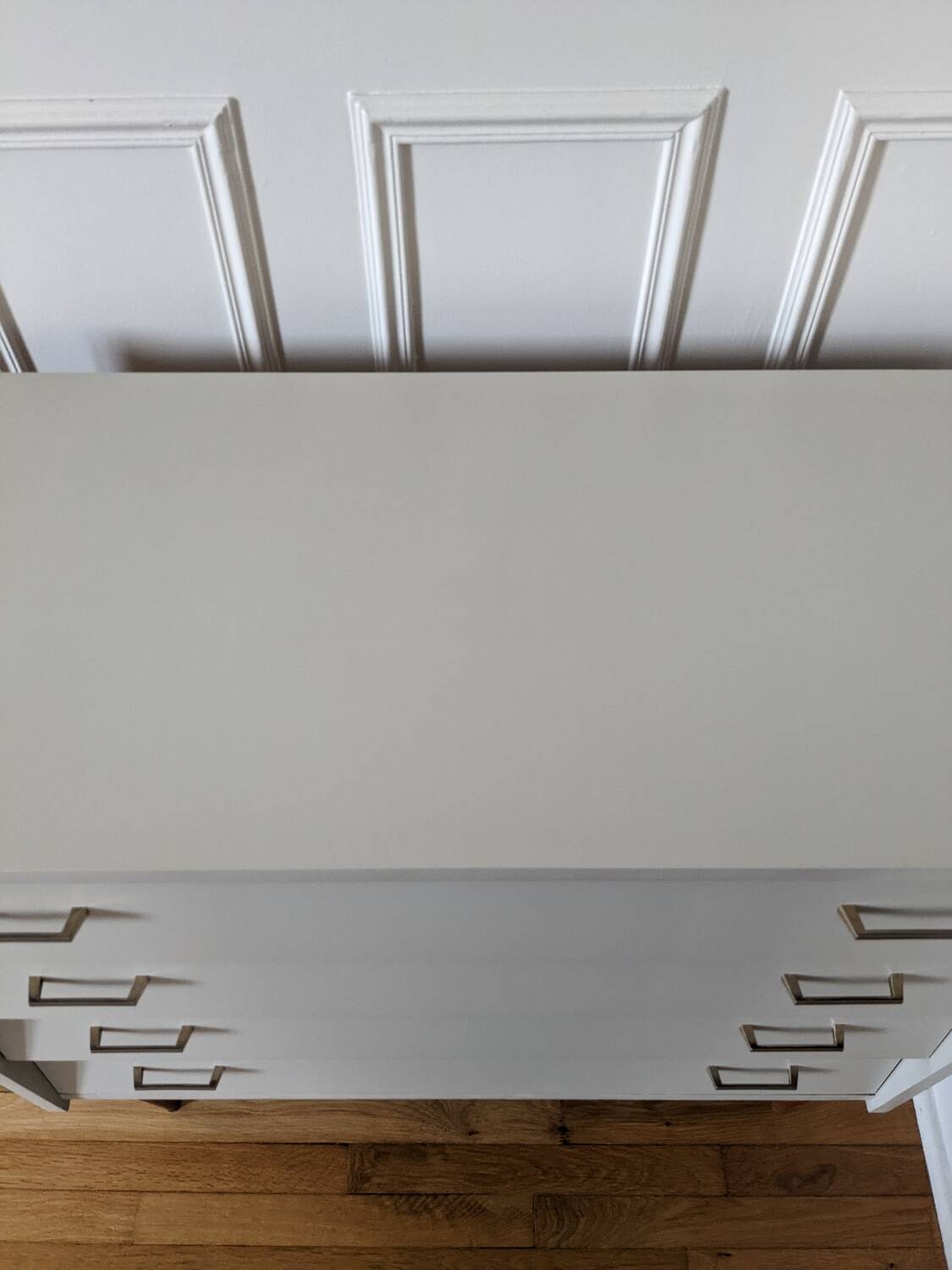Vintage chest of drawers with spindle legs