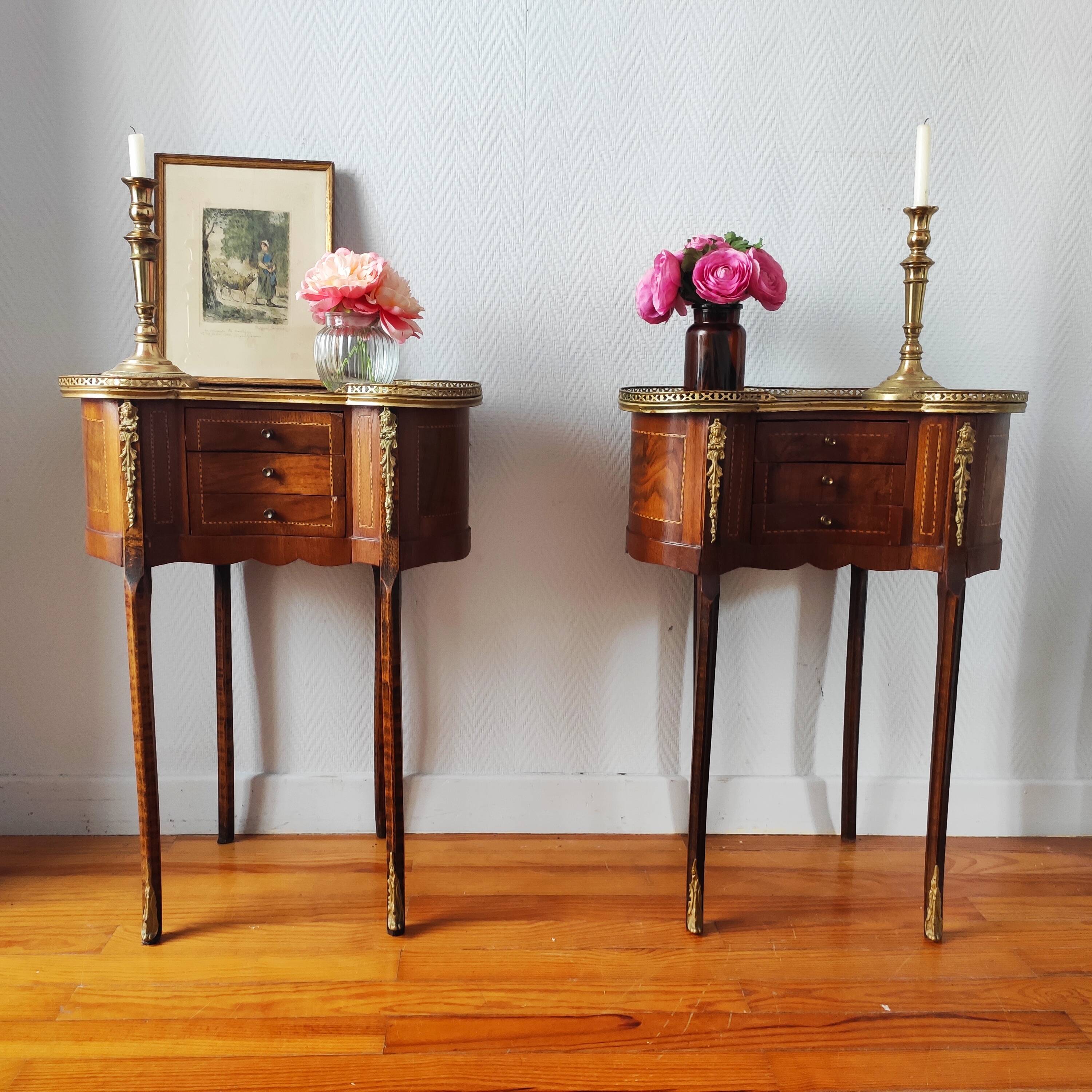 Pair of Louis XV style kidney-shaped bedside tables.
