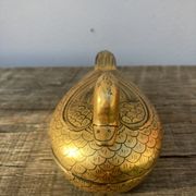 Canard en bois en laqué dorée de Birmanie milieu XXème formant une boîte