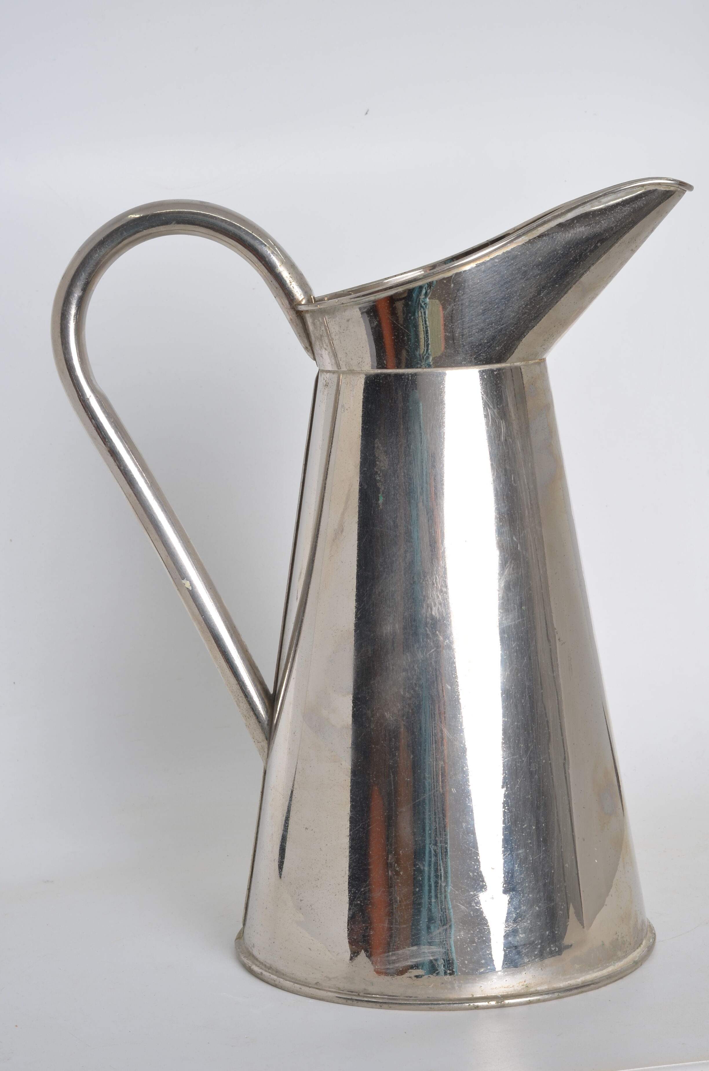 Nickel-plated copper broc