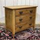 Commode anglaise en noyer du début XXème