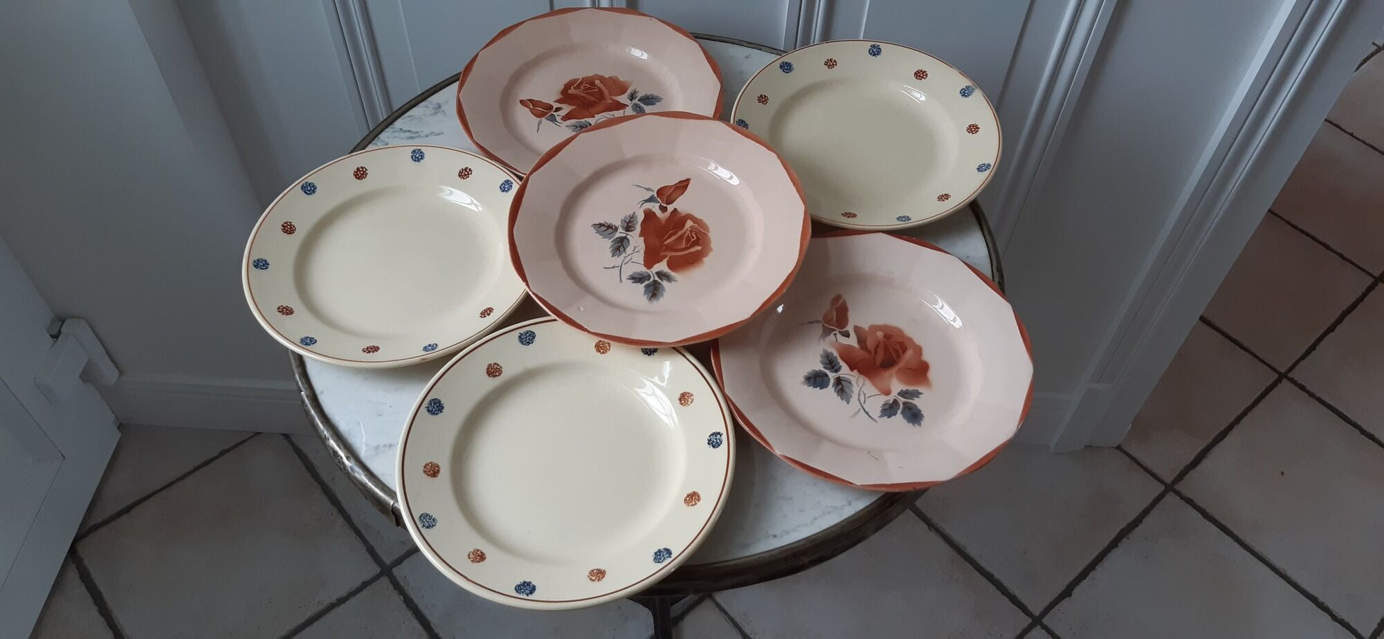 Set of 6 flat plates mismatched Digoin Sarreguemines