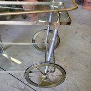 Desserte a roulettes en alu laiton et verre 1960