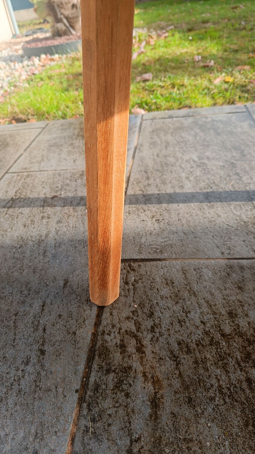 Table d'appoint bois brut style brutaliste organique