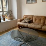 Low smoke round glass table