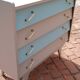 Commode vintage bleu rénovée