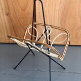Metal and scoubidou magazine holders