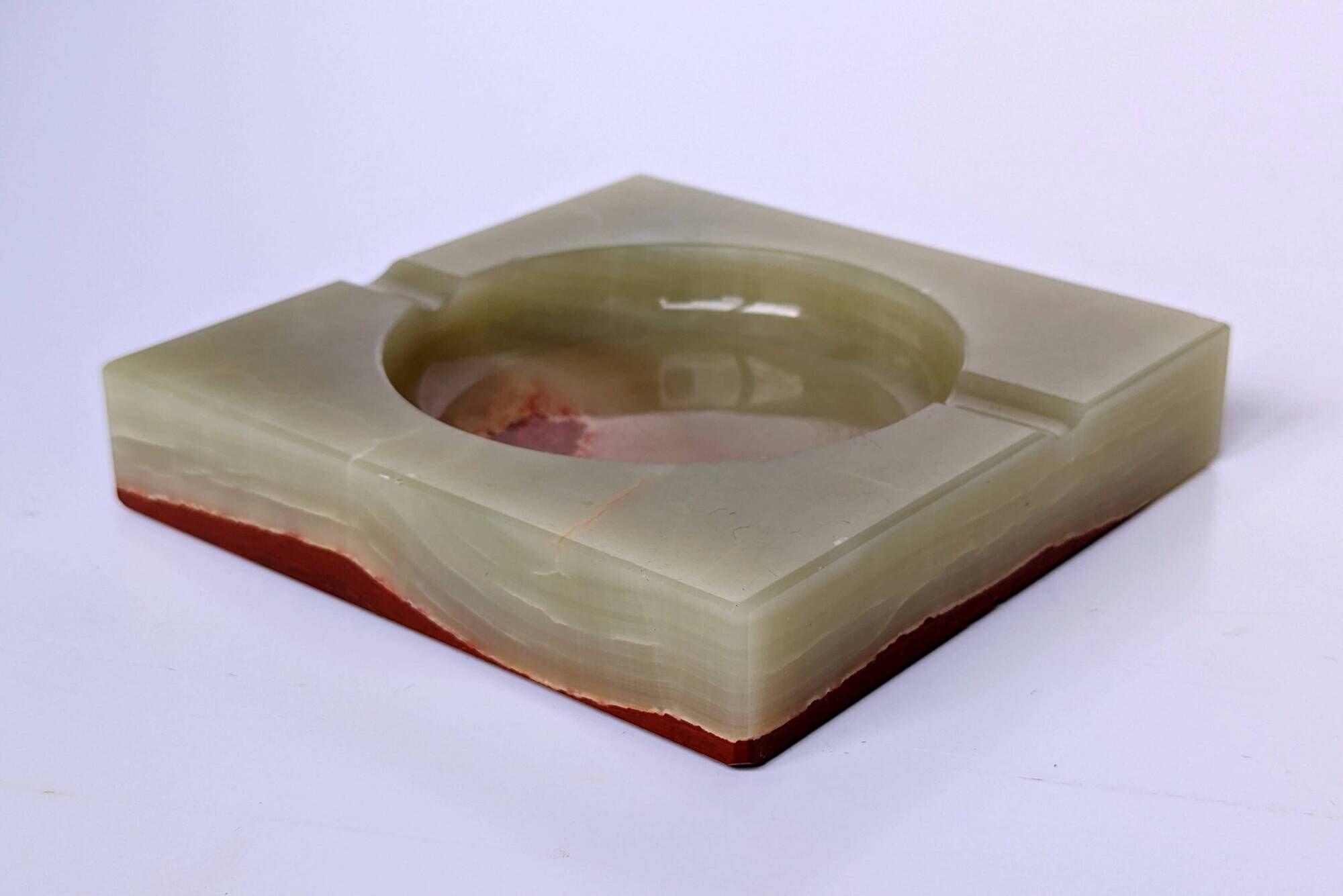 ​Italian ashtray in green and red onyx - 15 cm x 15 cm