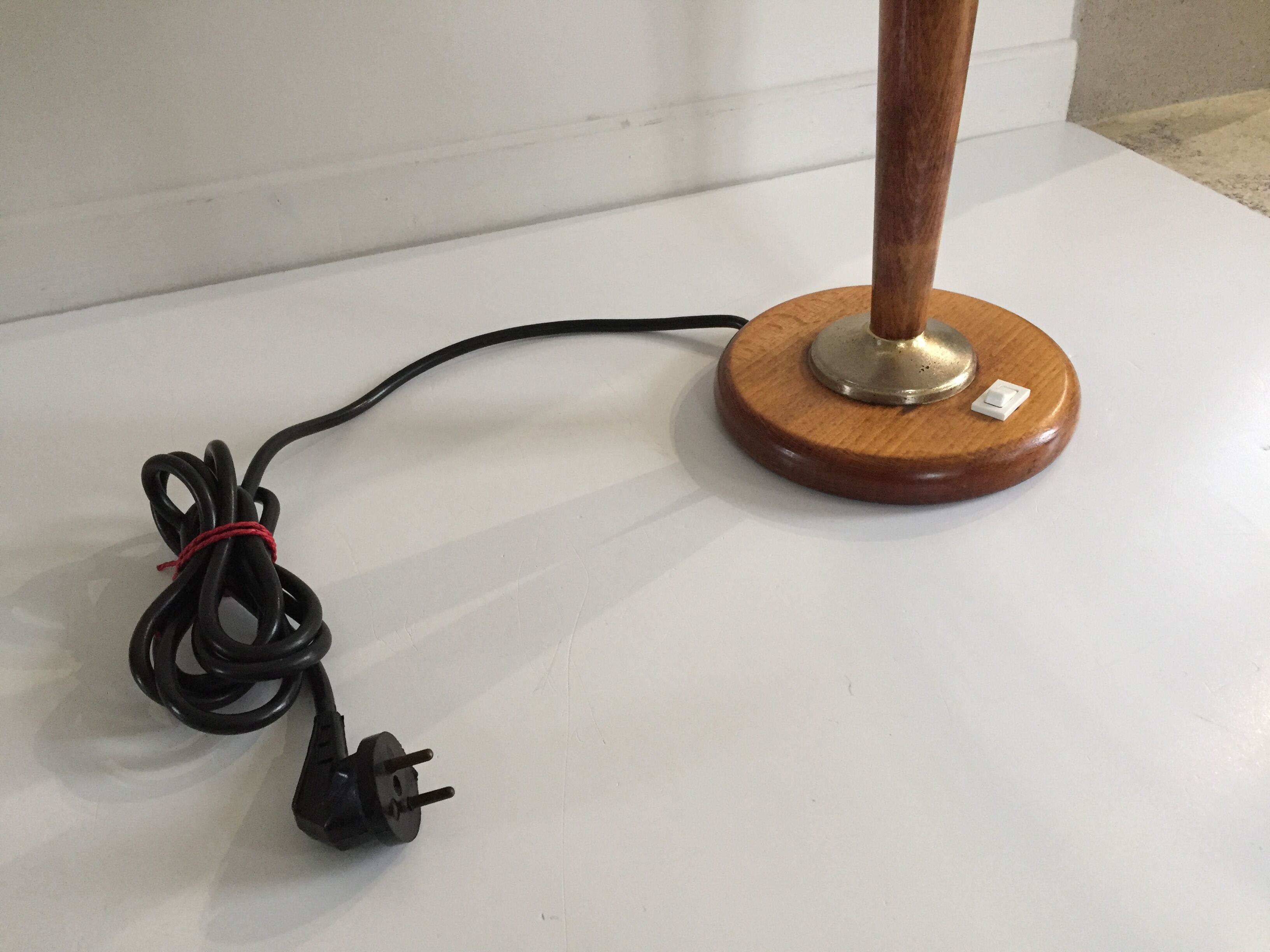 Chic wooden office lampe 1960