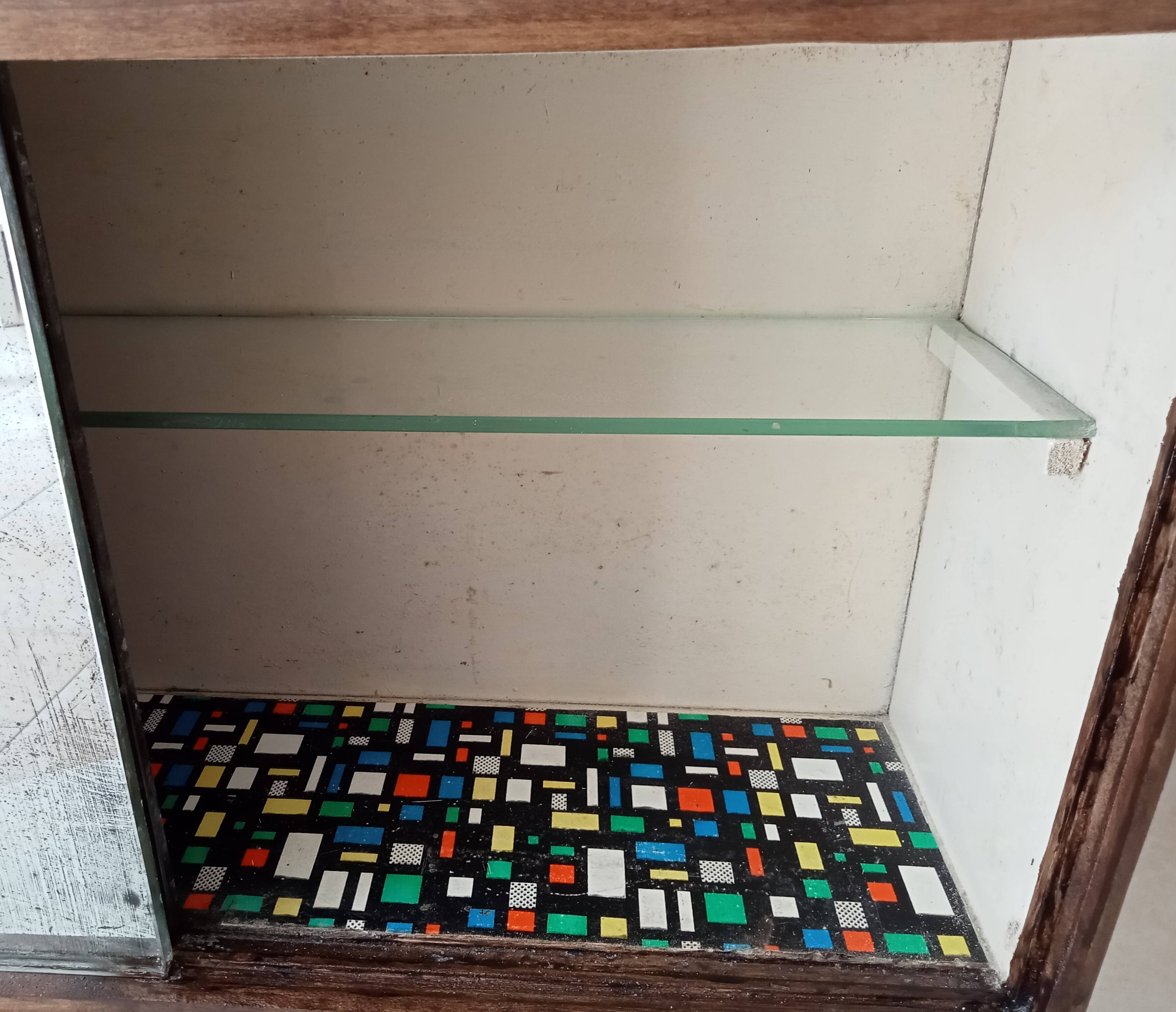 Vintage medicine cabinet 70s