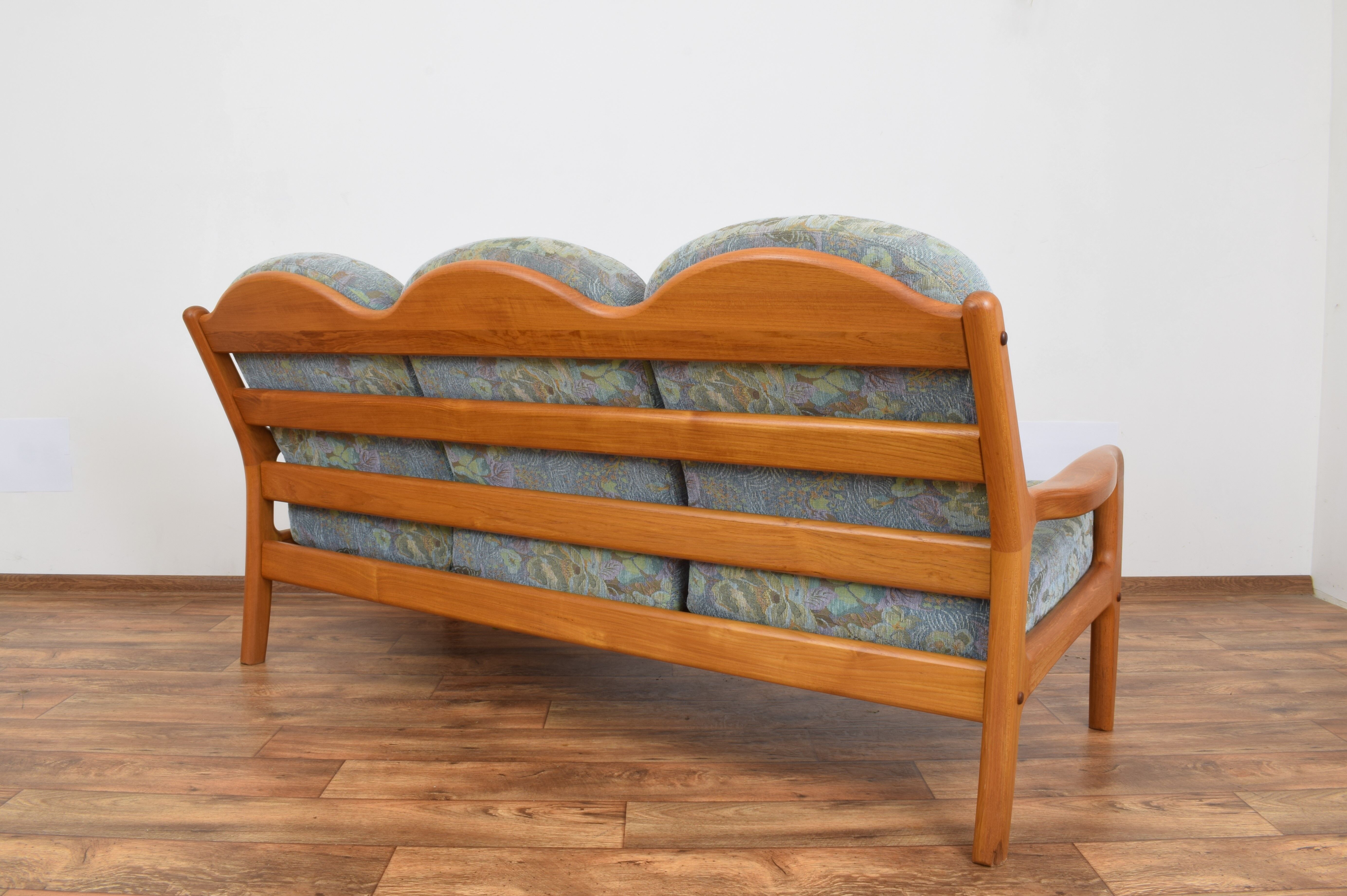 Mid-Century Danish Teak Sofa from Dyrlund, 1970s.