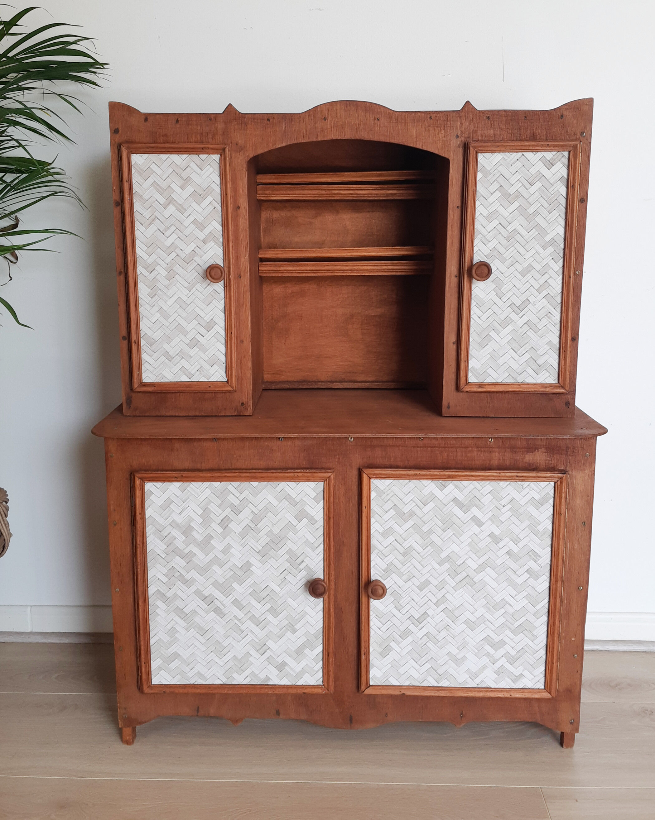 Kitchen cabinet for wooden doll