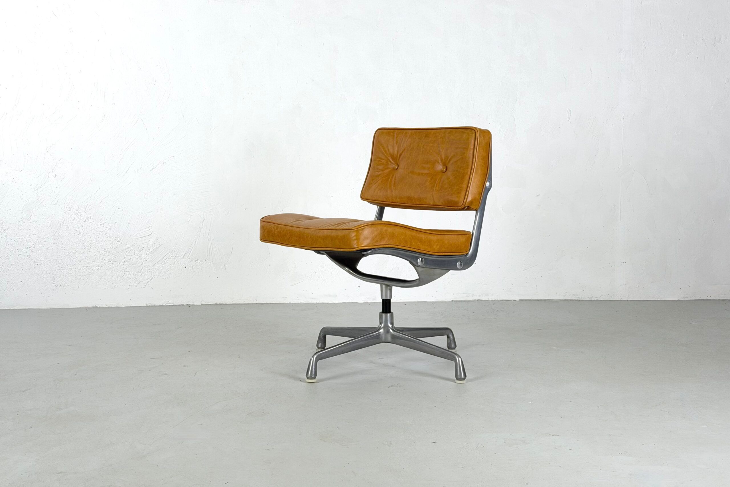 ES101 office chair / Intermediate by Charles & Ray Eames for Herman Miller – 1968