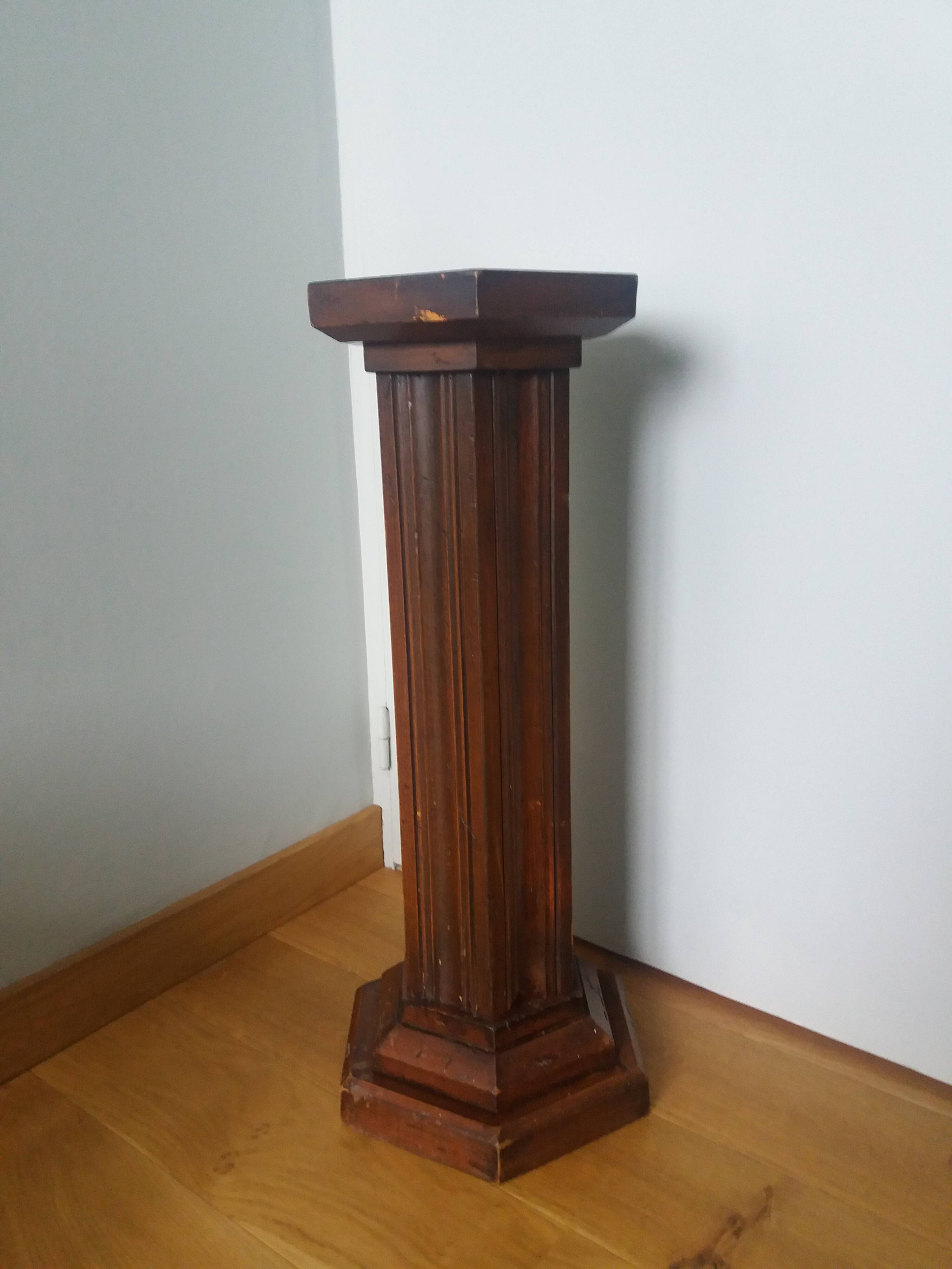 Pedestal column 66 cm high