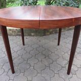 Round table with integrated extensions, rosewood. 1970