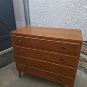 Vintage chest of drawers with tapered legs, 1950s design, 4 drawers.