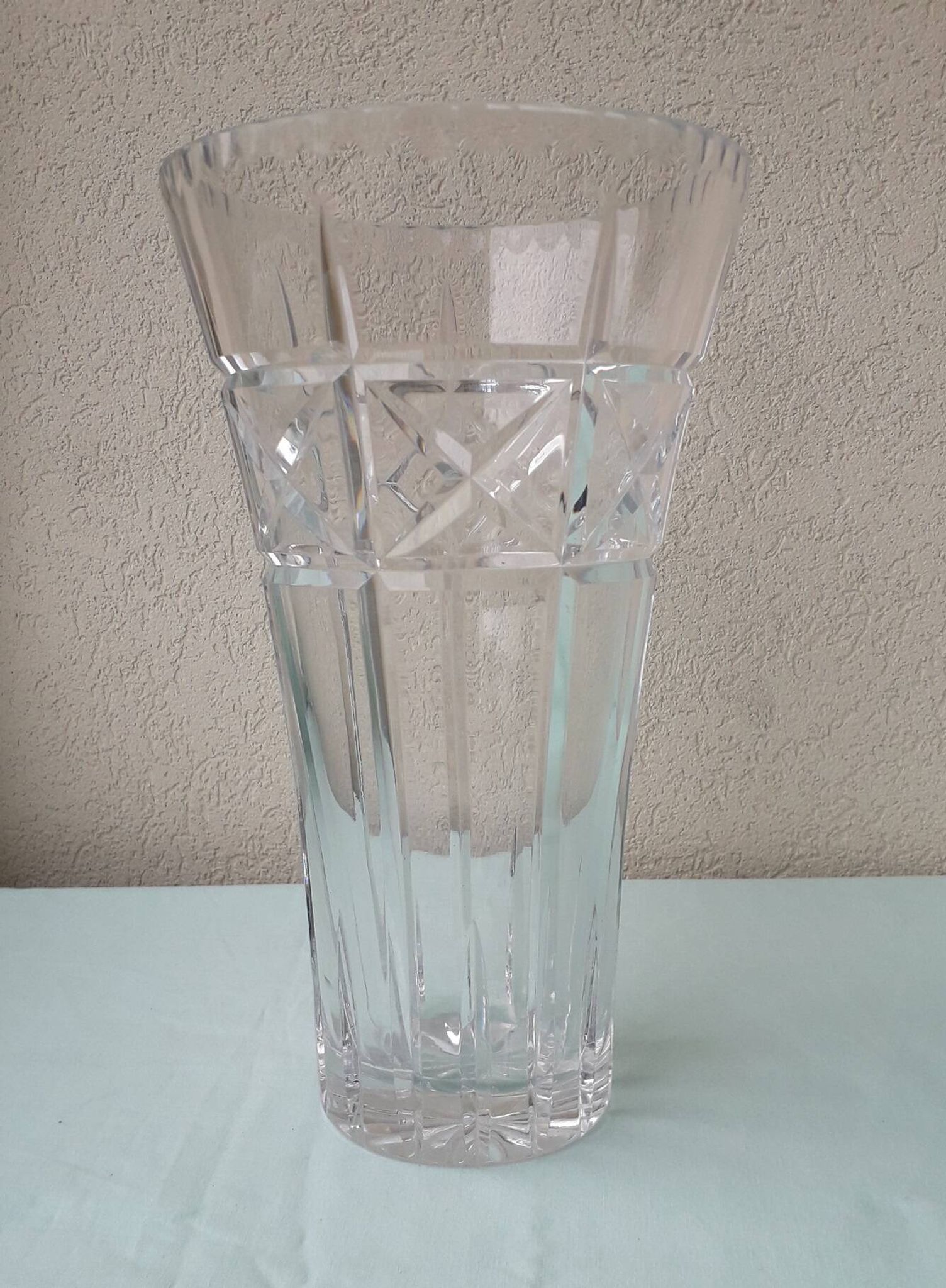 Vase en cristal taillé