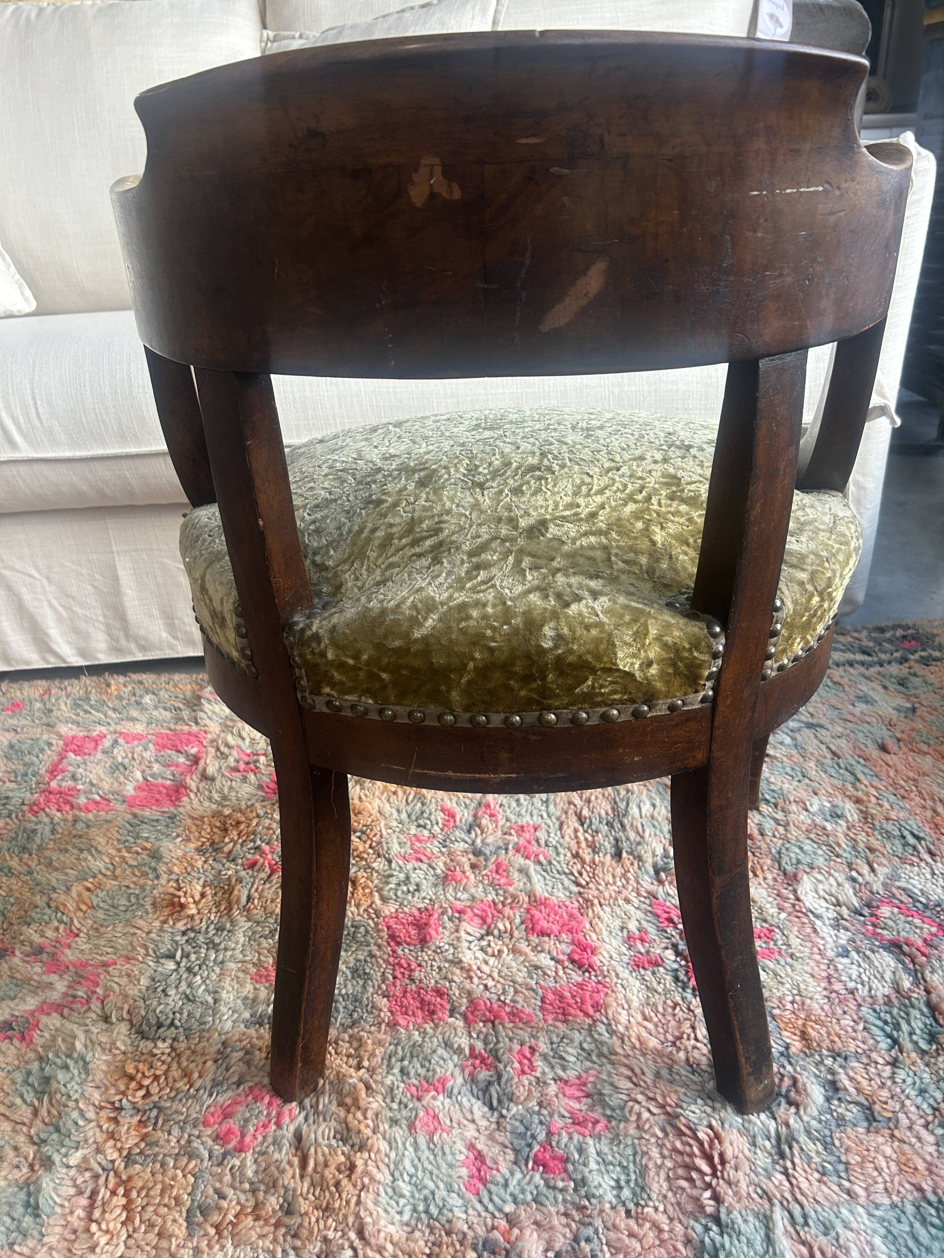 Restoration period armchair in solid walnut – France, circa 1820-1830