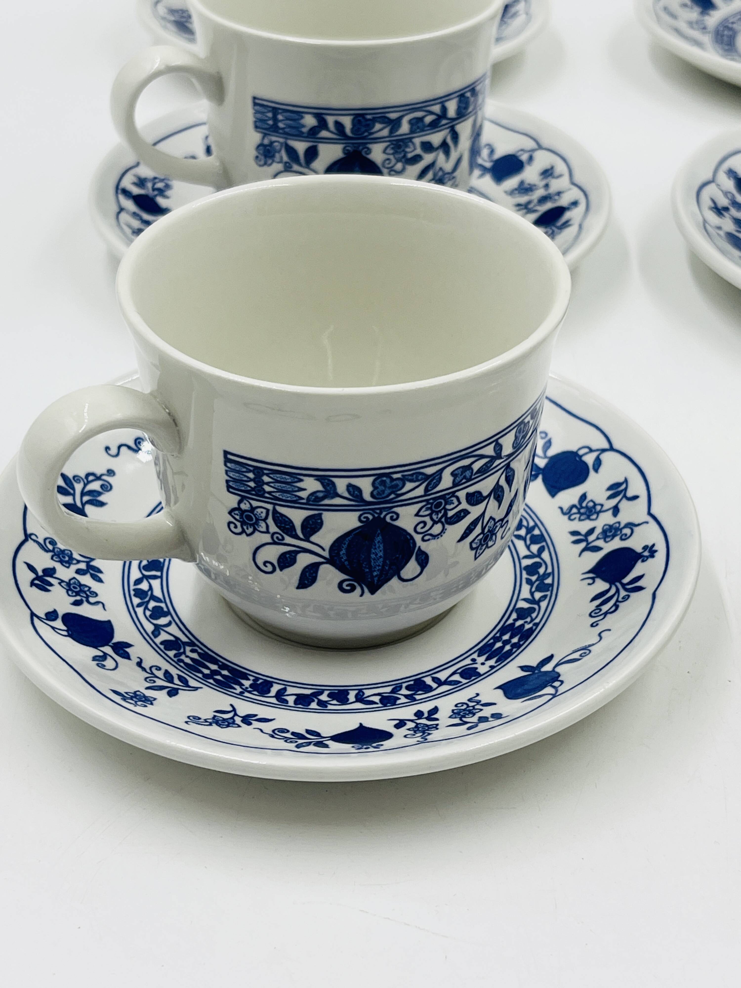 Set of 6 cups and saucers Biltons England Blue Onion design