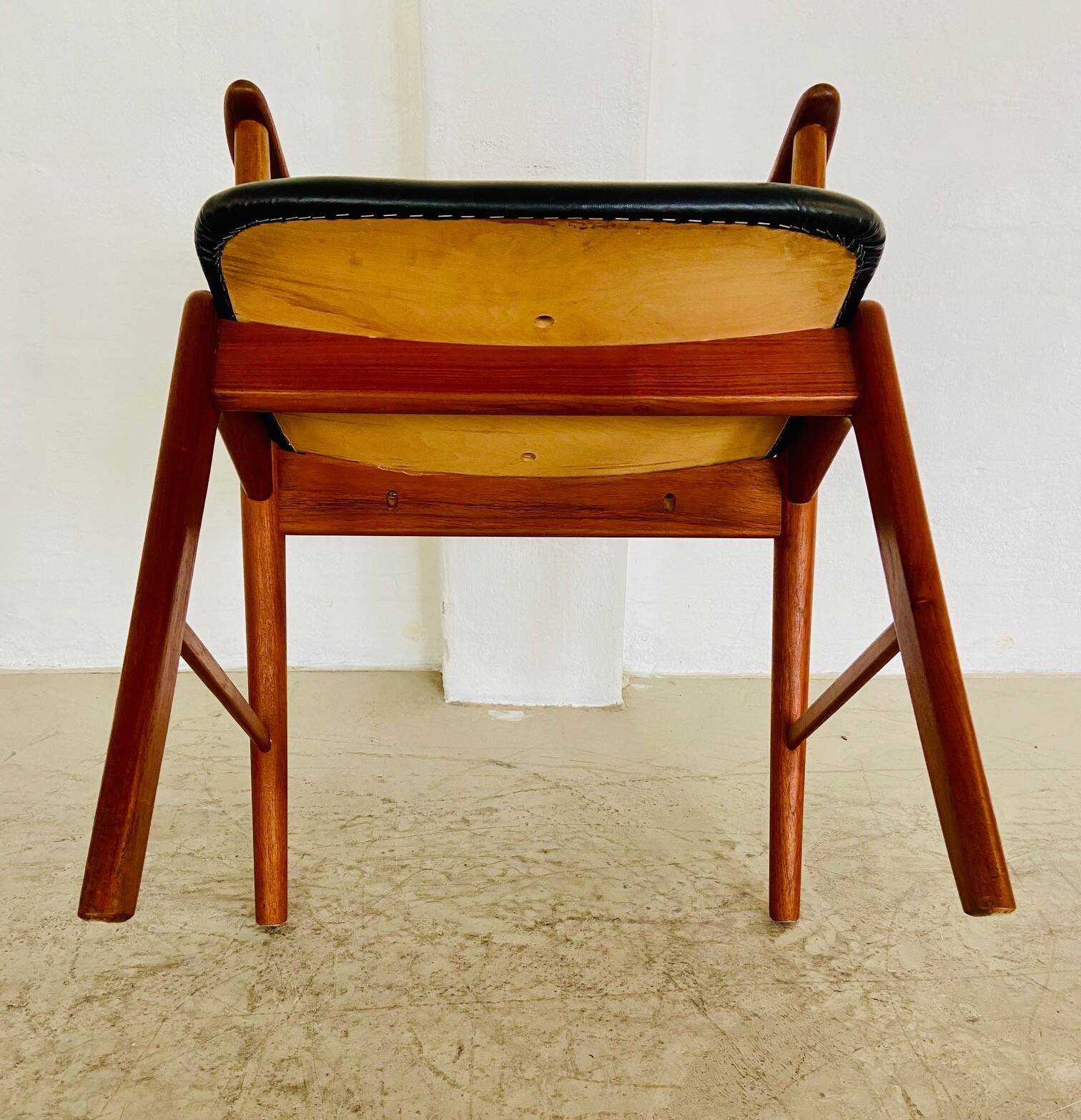 Danish vintage Kai Kristiansen model 32 chairs for Schou Andersens Møbelabrik