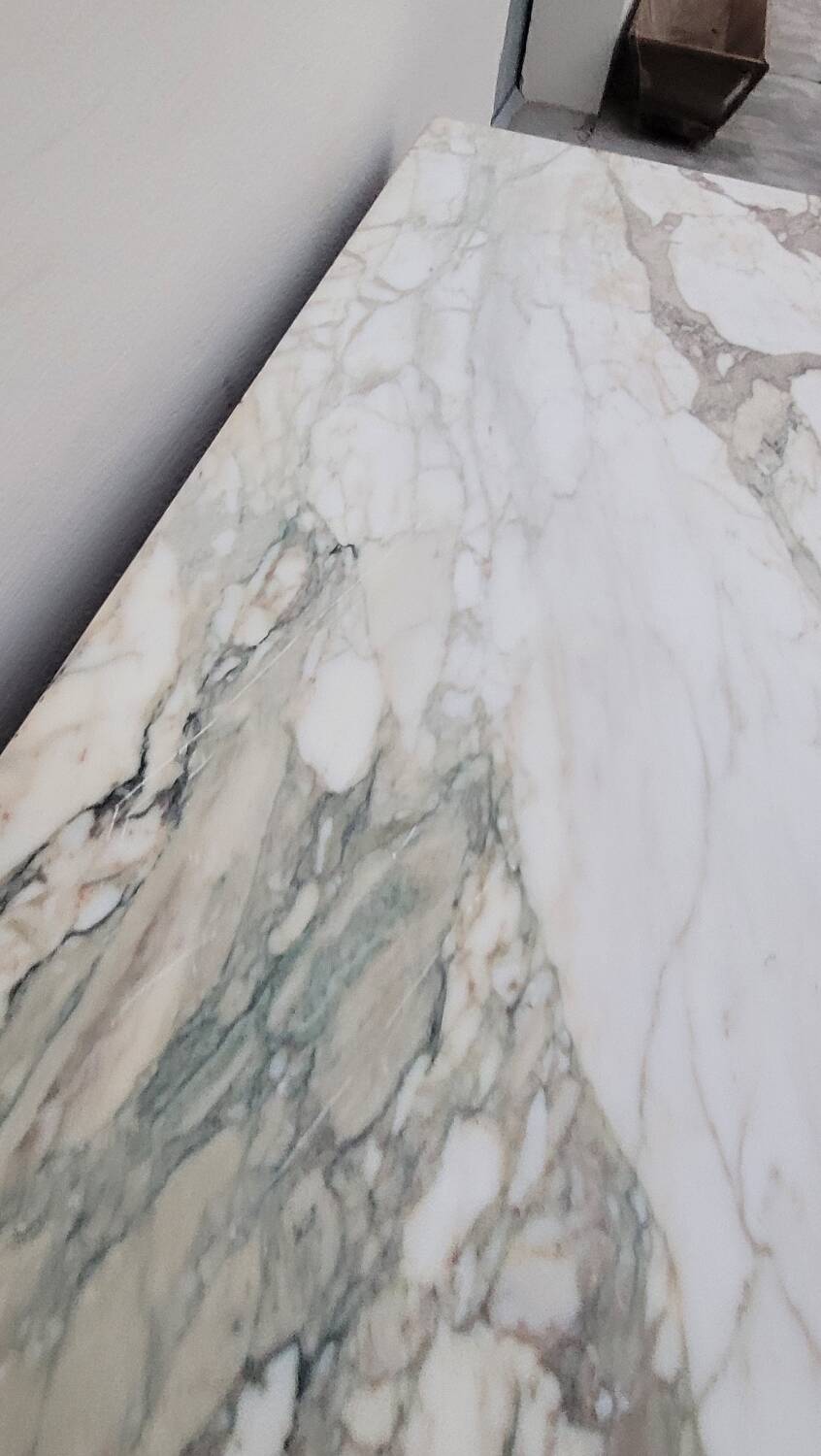 Louis XV Louis XVI rosewood commode, 19th century.