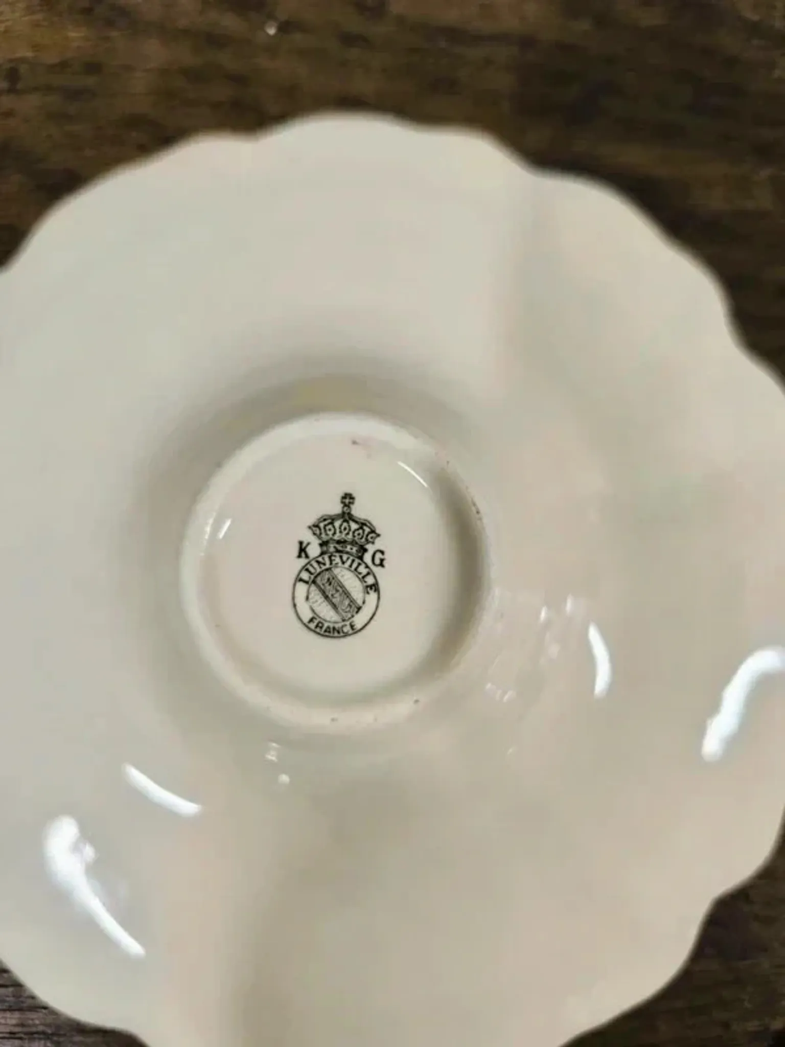 Set of 3 antique Lunéville butterfly saucers / saucers in barbotine.