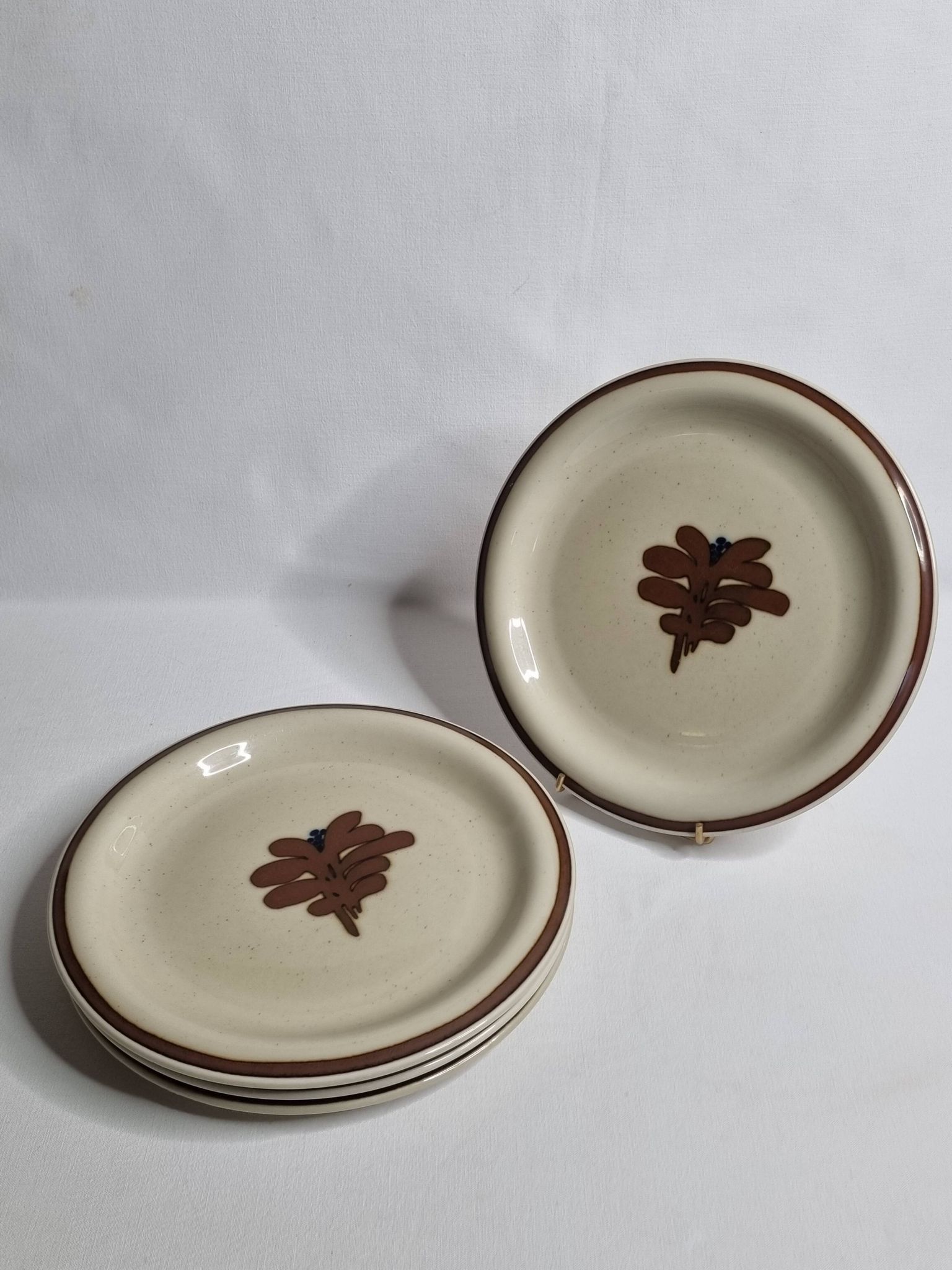 Ensemble de 4 assiettes vintage en grès émaillé décor abstrait "Thomas Germany", 26 cm