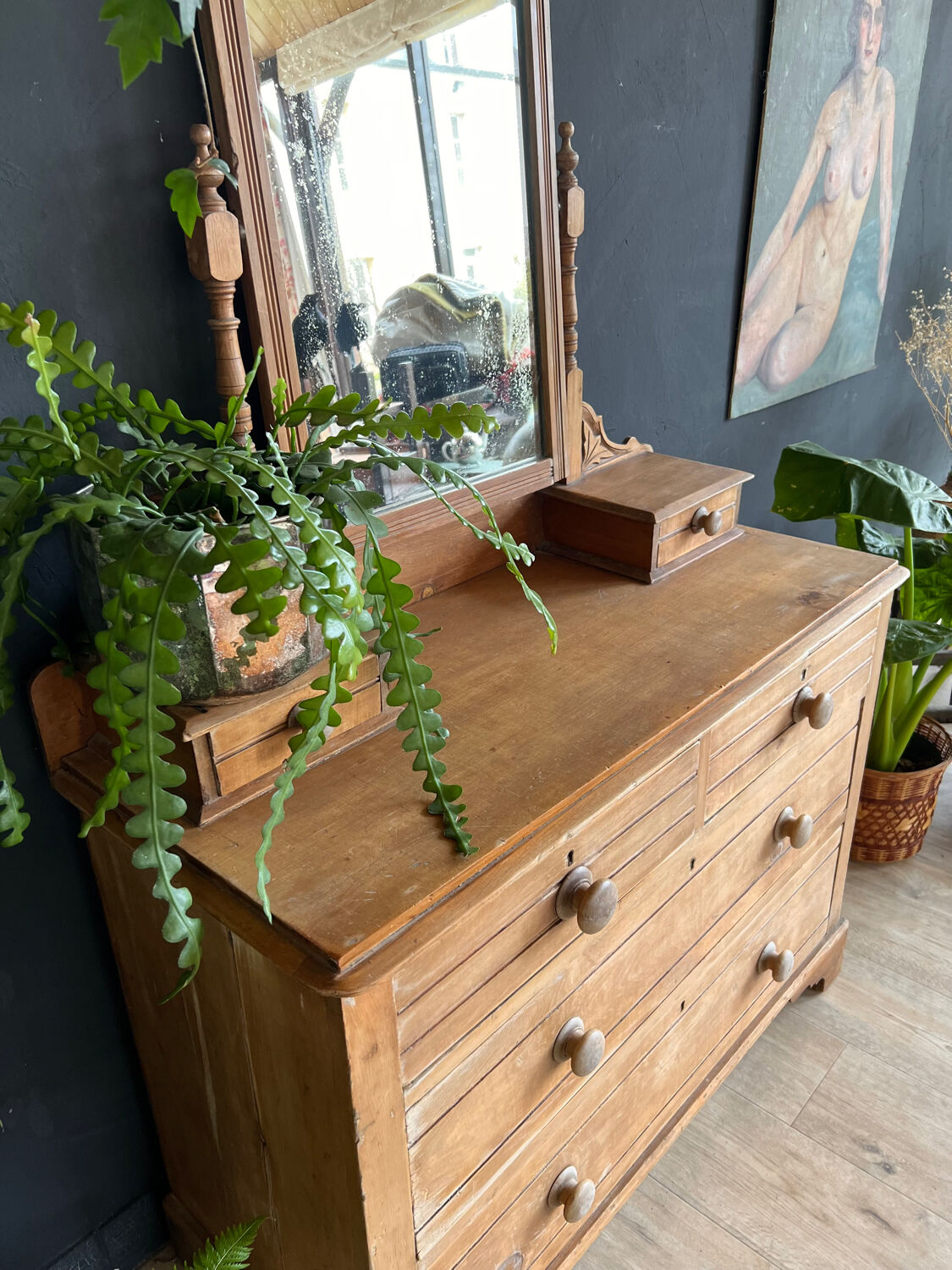 Pine dressing table