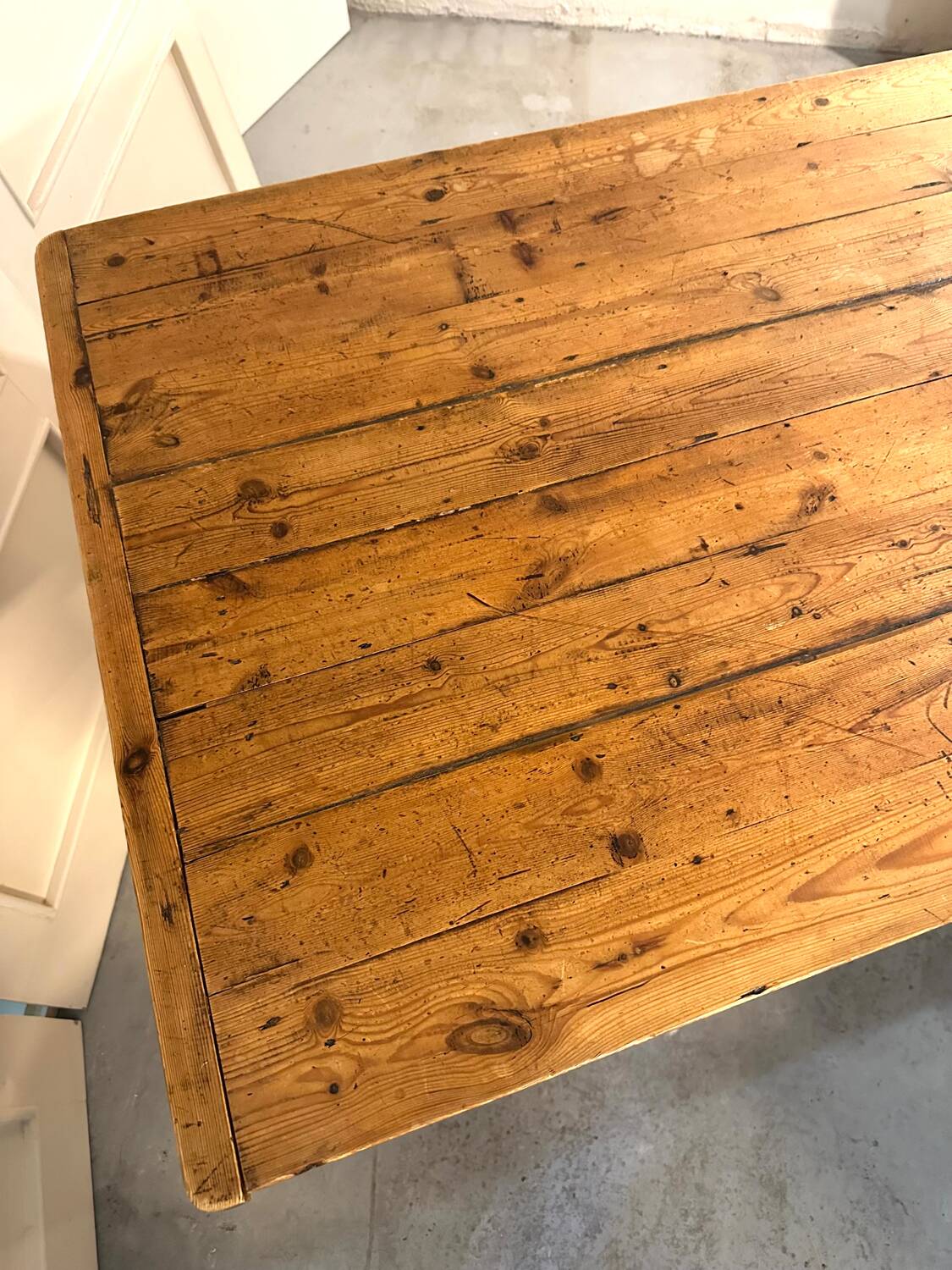 English farmhouse table in solid pine from the late 19th century, L187cm.
