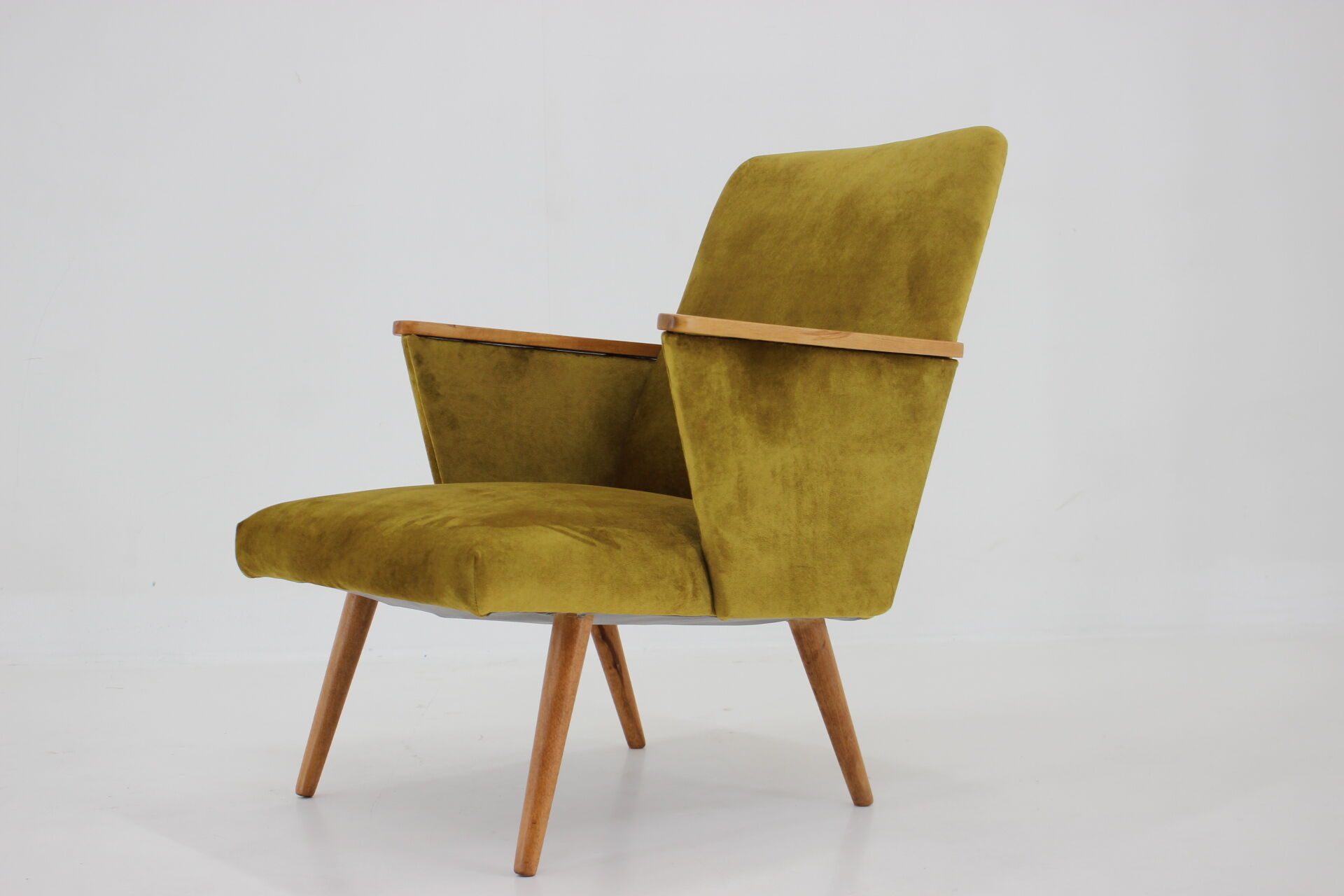 1960s Refurbished Beech Armchair, Czechoslovakia