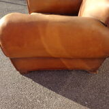 Moutache leather club chair