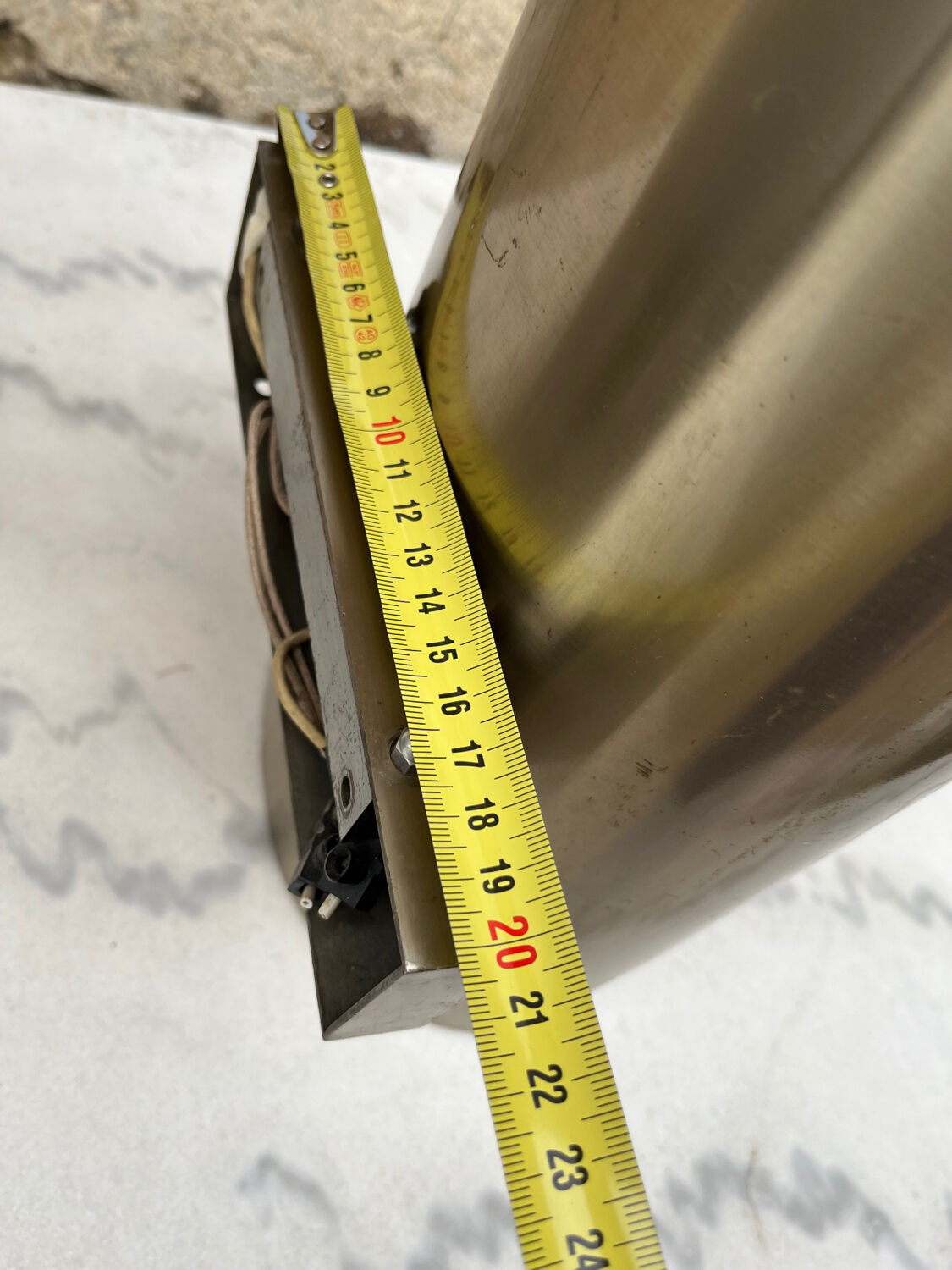 Set of two wall lights