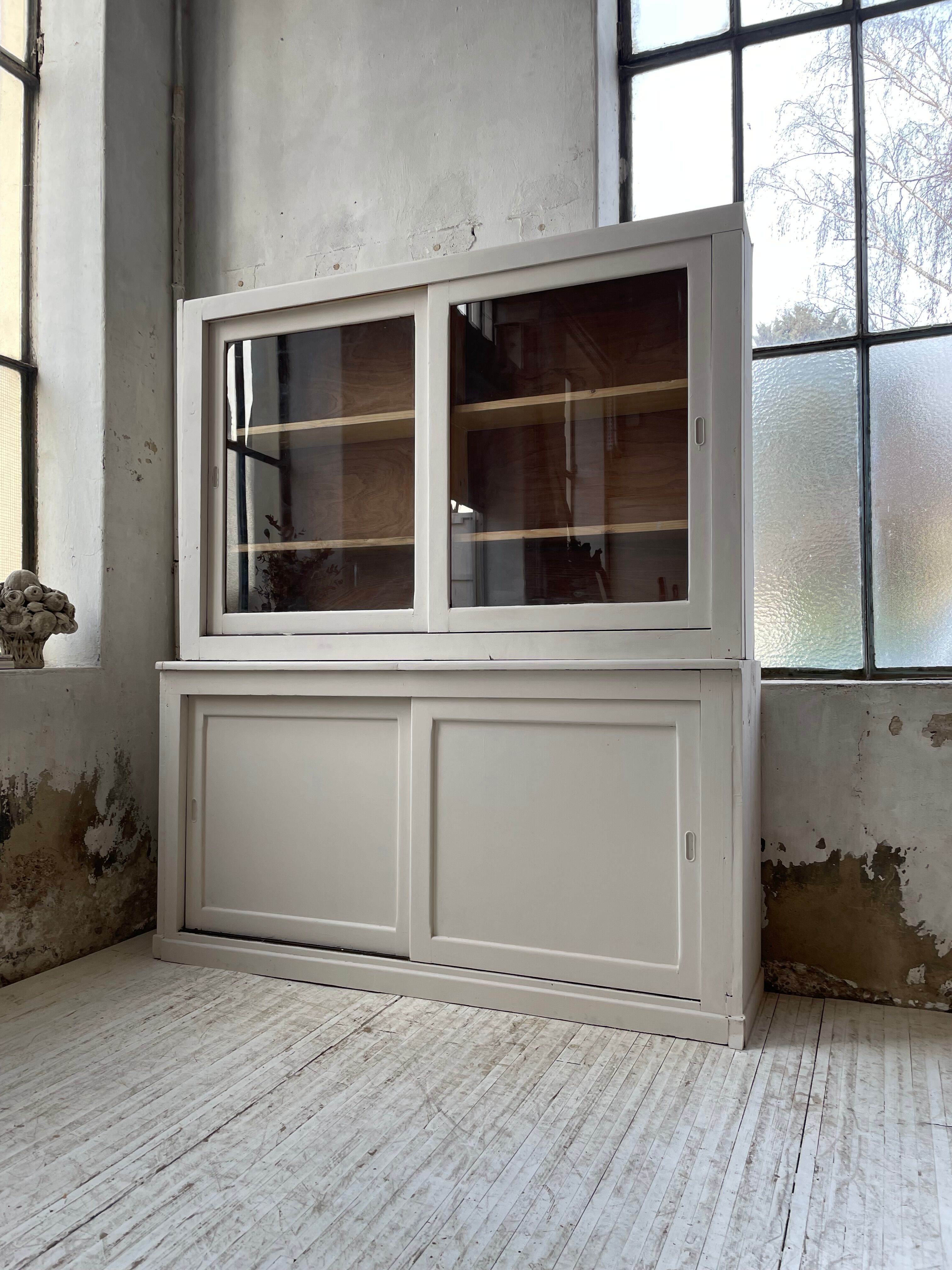 Library showcase ivory white sliding doors